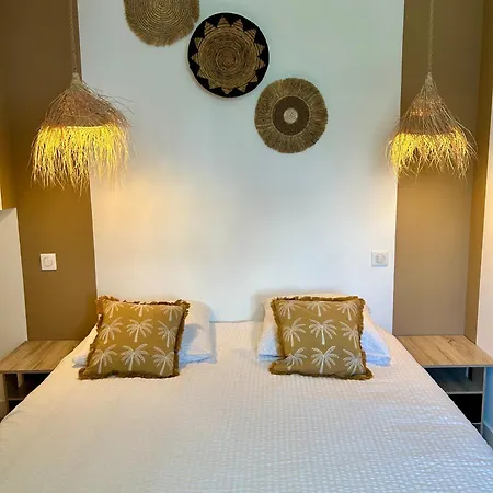 Lady Jule D Hotes & 3*