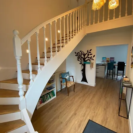 Lady Jule D Hotes & 3*