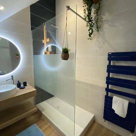 Lady Jule D Hotes & 3*