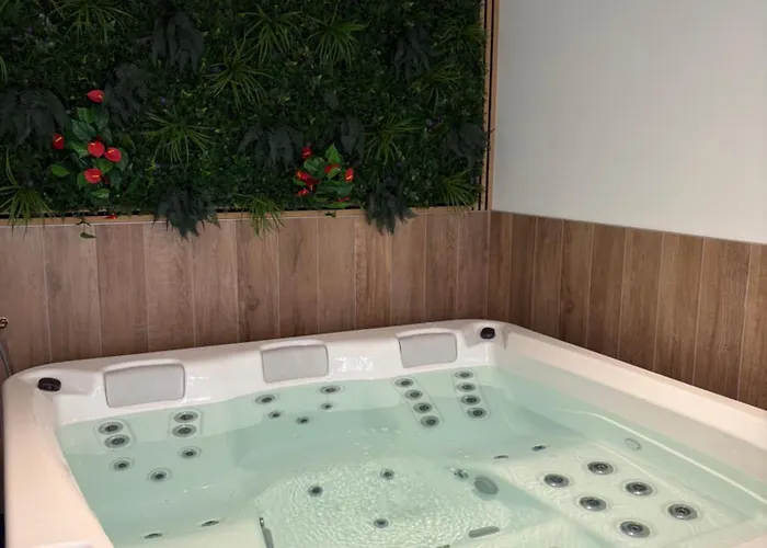 Lady Jule D Hotes & 3* 생트 루스 쉬르 루와르